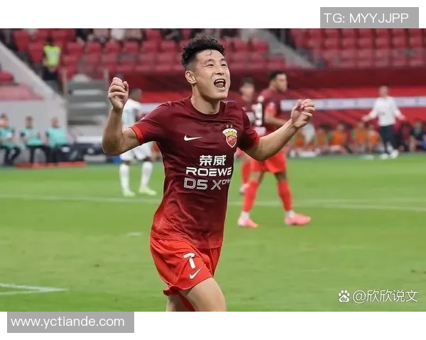 足球明星摆阵姿势图片展示他们的风采与战术魅力,激发球迷的热情与期待